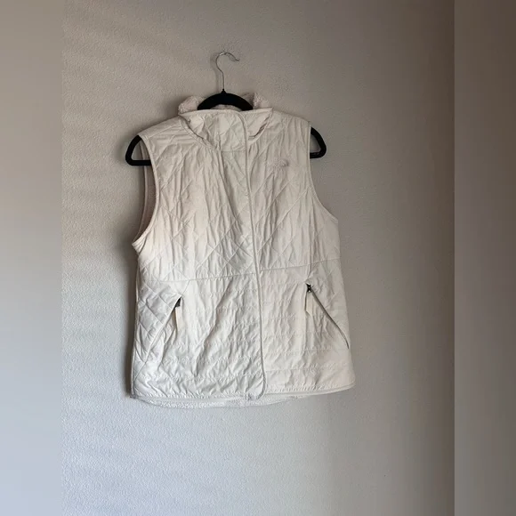 The North Face Sherpa lined Water Repellant Vest - Picture 1 of 3